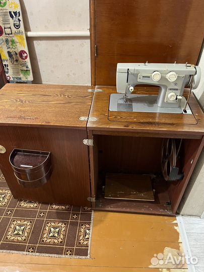 Швейная машина Подольск 142