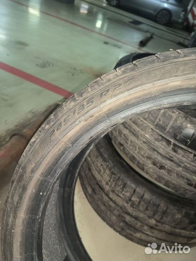 Pirelli P Zero PZ4 245/35 R20 и 275/30 R20 103Y