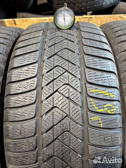 Pirelli Winter Sottozero 3 235/40 R19