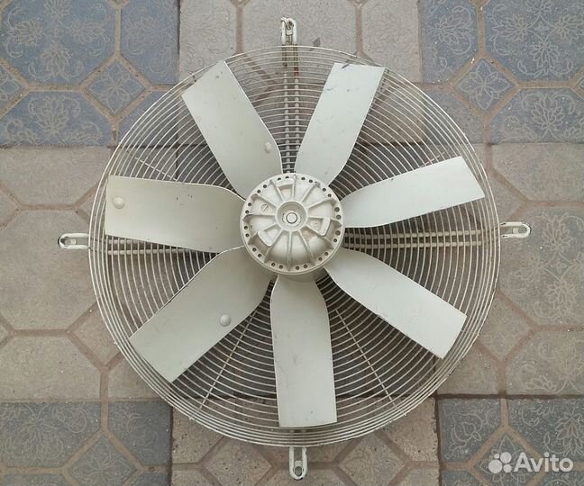 Осевой вентилятор 560мм