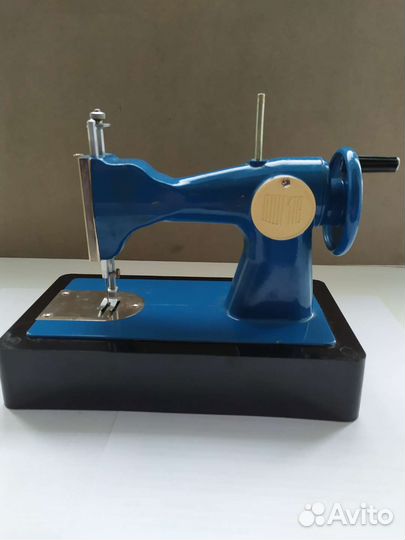 Детская швейная машина