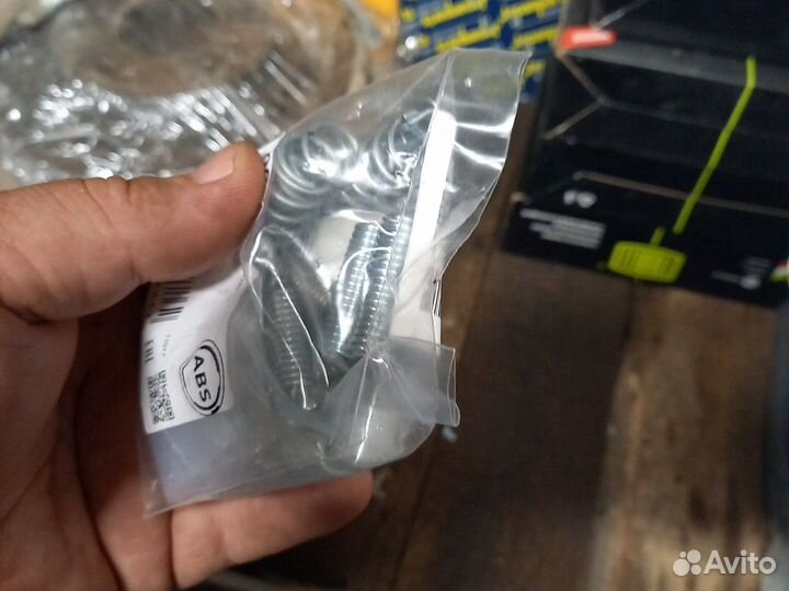 Набор ремкомплект задних колодок ручника на тагаз