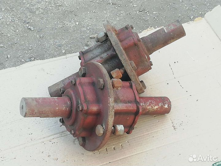 Запчасти на комбайн енисей