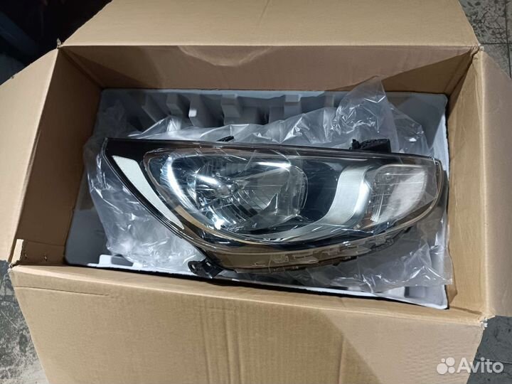 Фара передняя оригинальная на Hyundai Solaris
