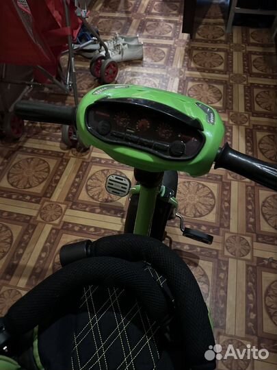 Трехколесный велосипед с родительской ручкой