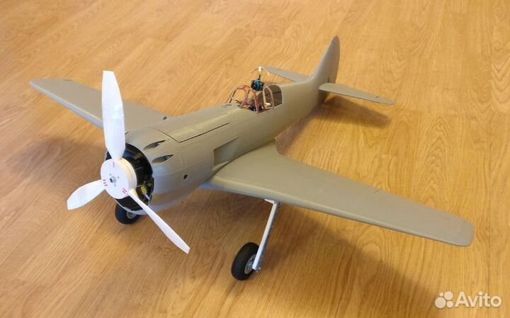 Корпус самолета на радиоуправлении Ла-11