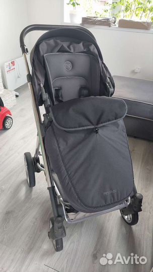 Всесезонная коляска