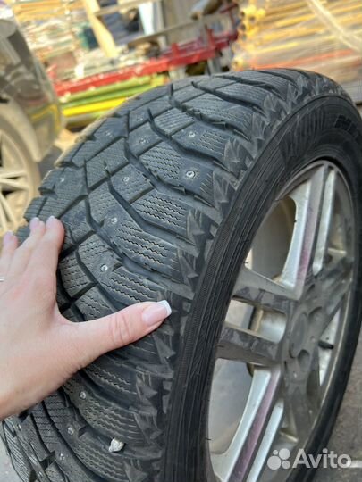 Nitto Therma Spike 215/55 R16
