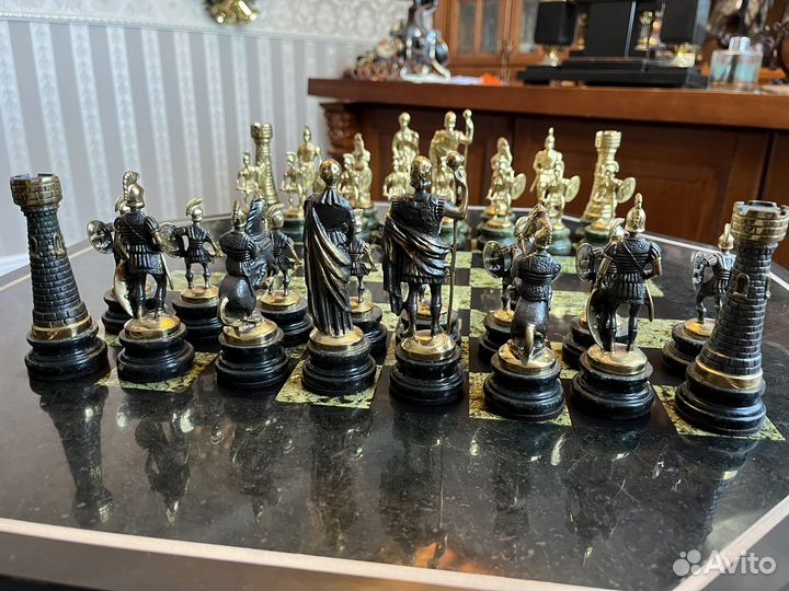 Шахматы из бронзы и натурального камня
