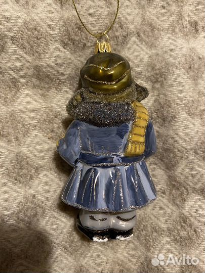 Елочная игрушка Мальчик с котенком