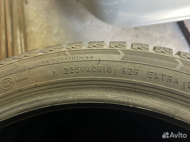 Triangle Snowlink TWT02 225/40 R18