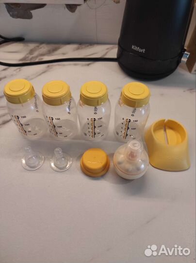Бутылочки и аксессуары Medela