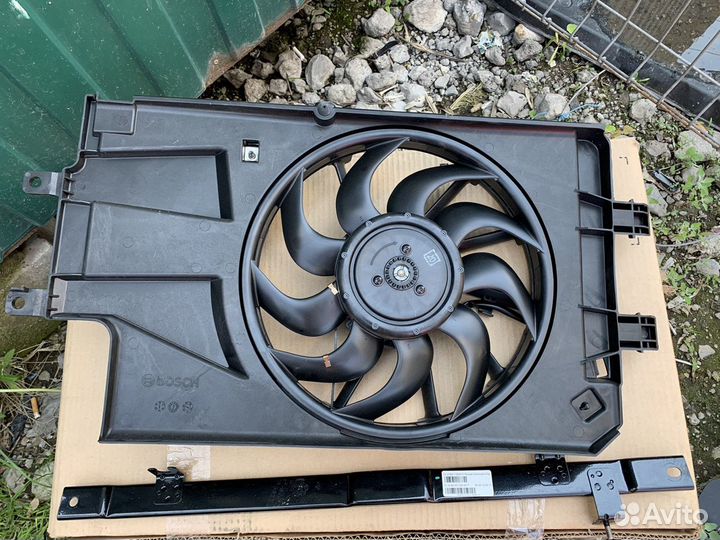 LADA Granta (11-17) диффузор с вентилятором