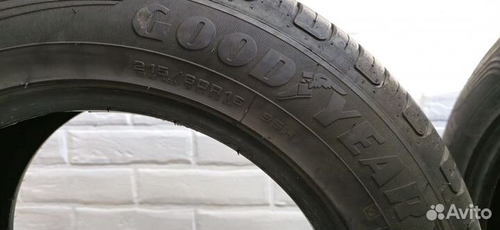 Goodyear EfficientGrip 215/60 R16