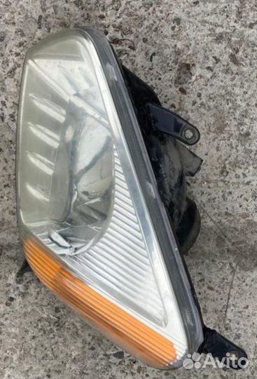 Левая передняя фара на тойота rav 4