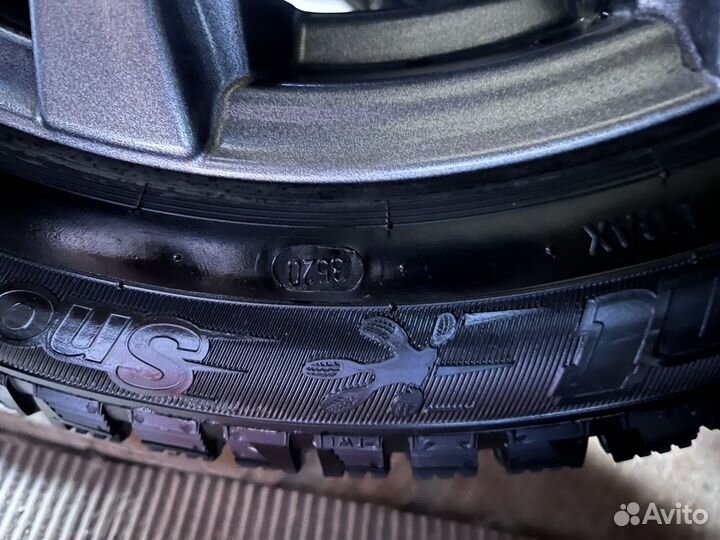 Комплект зимних шипованных колес R15