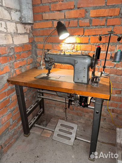 Швейная машинка по коже производственная