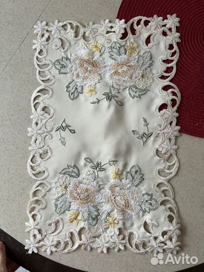 Салфетка на стол с вышивкой (4 шт)