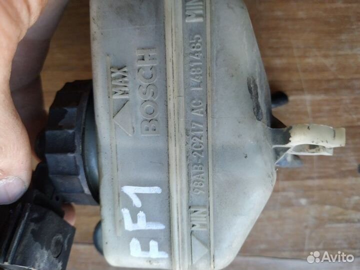 Бачок для тормозной жидкости Ford Focus 1 1.8 2003