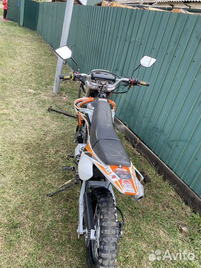 Рейсер эдуро 200