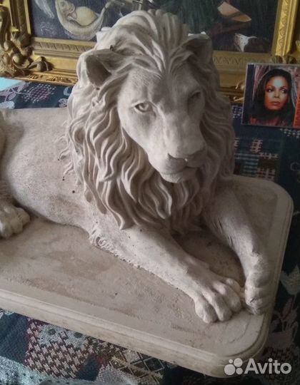 Скульптура Львенок