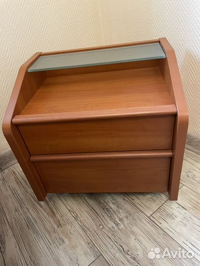 Тумба прикроватная