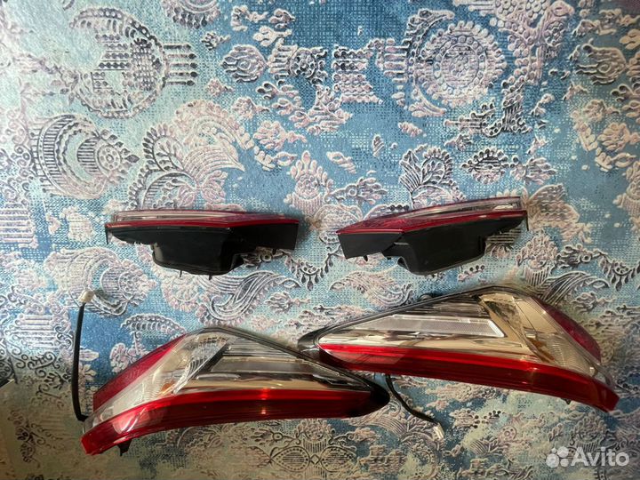 Оригинальные задние фары на камри v70