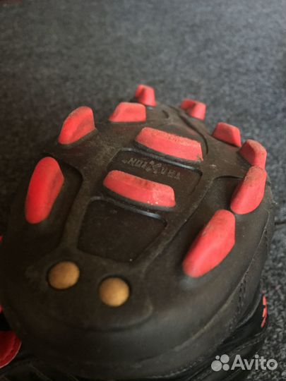 Футбольные бутсы adidas 42 размер