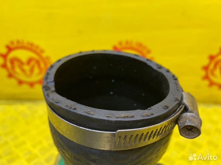 Патрубок интеркулера/турбины Mitsubishi Pajero