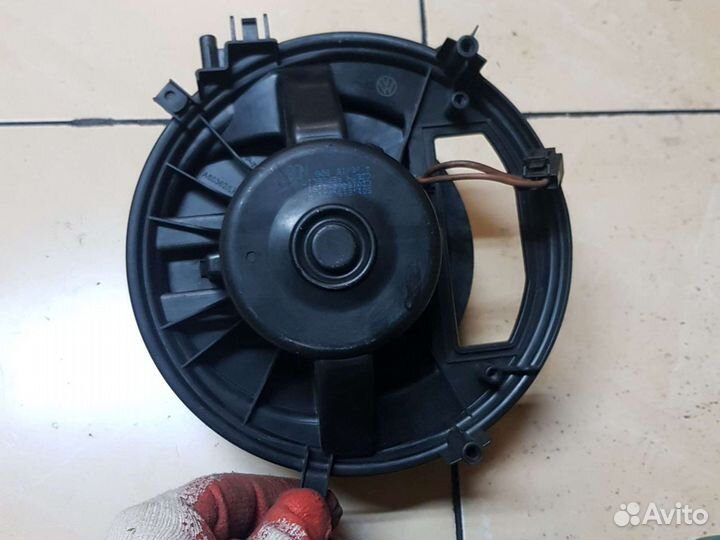 Мотор отопителя салона skoda octavia A7