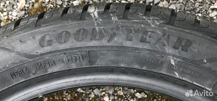 Goodyear UltraGrip Performance+ 235/50 R19 103V