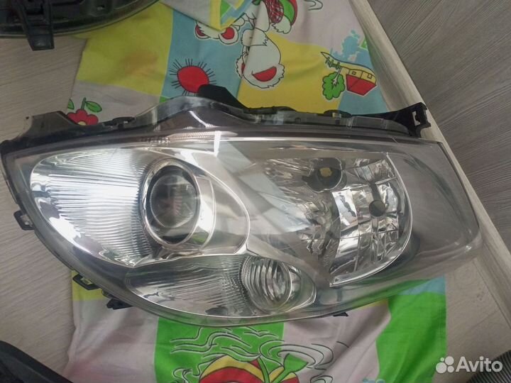 Фара передняя правая тойота аурис 2008