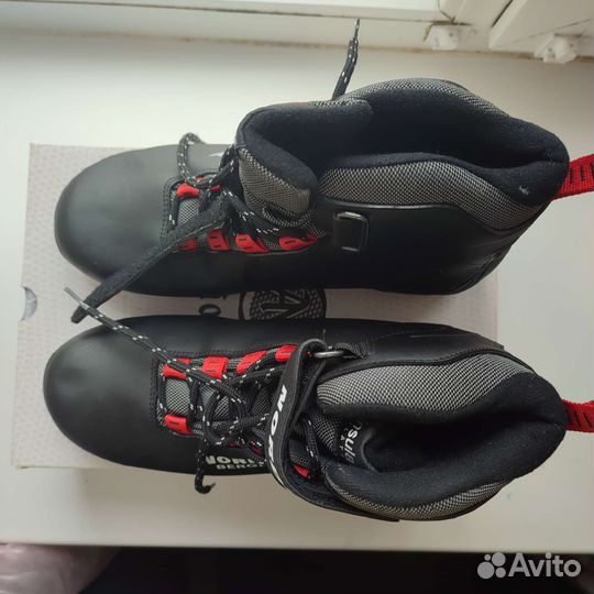 Лыжные ботинки 41(26см)
