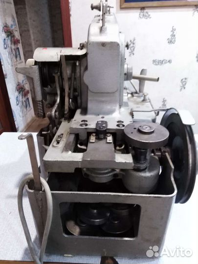 Петельная швейная машина