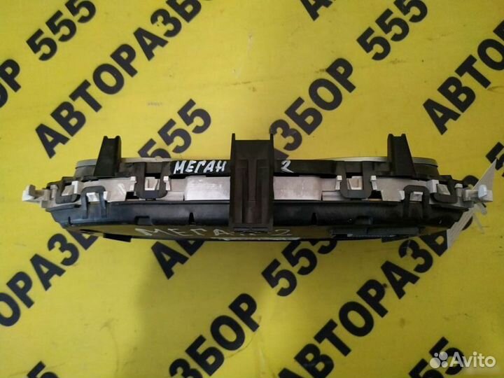 Renault Megane 2 Панель приборов 8200702527
