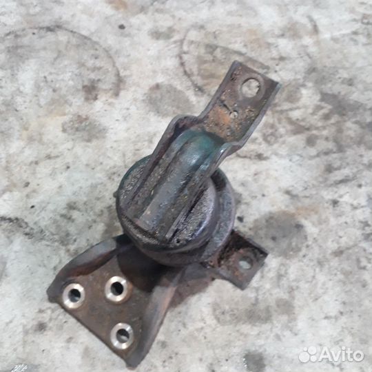 Подушка крепления двигателя Мицубиси Лансер 9