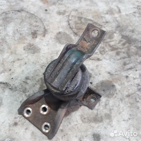 Подушка крепления двигателя Мицубиси Лансер 9