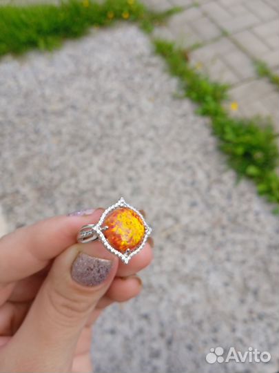 Эффектные кольца с опалами