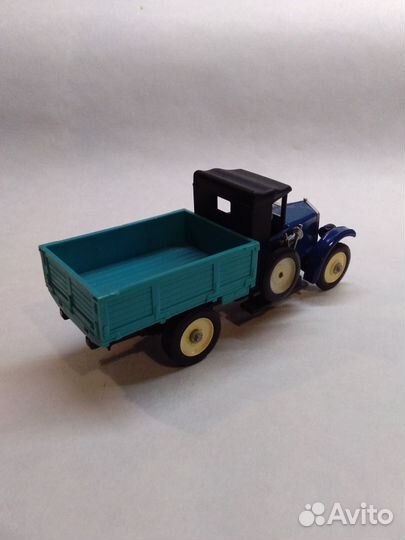 Авто модель амо Ф-15