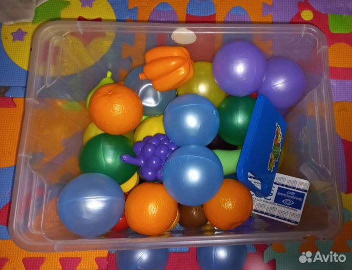 Бассейн с шариками и игрушки