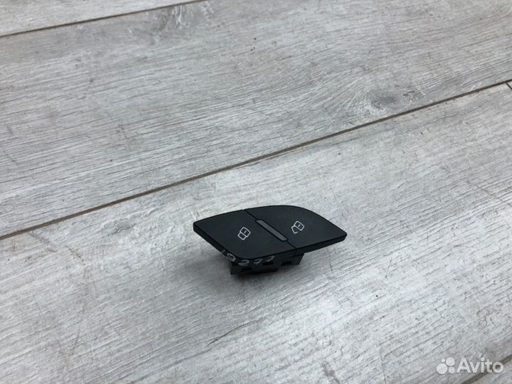 Кнопка центрального замка Audi A3 универсал cmba