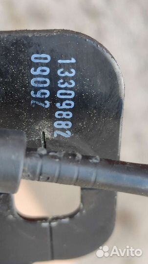 Замок капота Opel Insignia