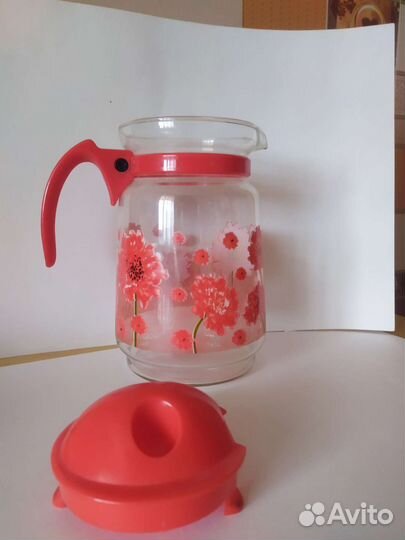 Стеклянный графин красный с цветами 1.5 л