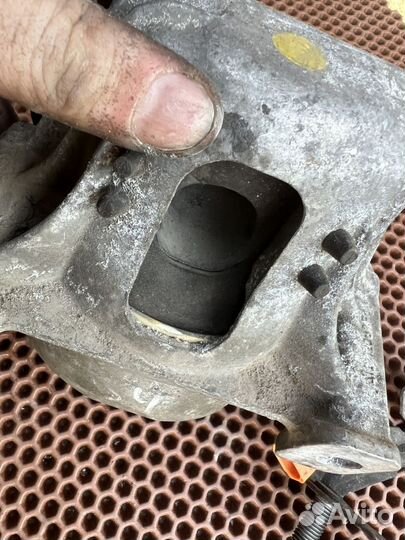 Audi S4 2009-2012 подушка двс caka