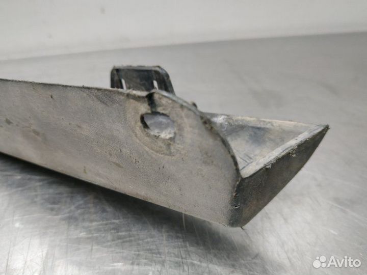 Накладка крыла передняя левая Jeep Grand Cherokee