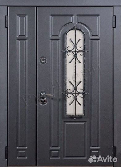 Теплая двустворчатая дверь с окном и ковкой новая