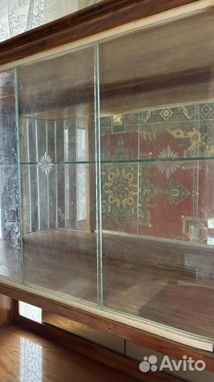 Шкаф сервант старинный