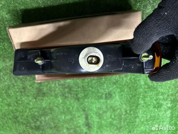 Повторитель поворота в бампер передний правый