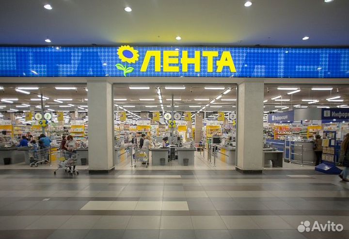 Выкладка товара в торговом зале (ул. 9 мая,62)