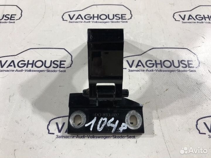 Петля двери задняя правая Audi S8 D2 4D 4.2 2000